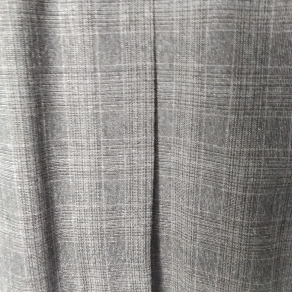 Le Chateau Wool Blend Pencil Skirt (NWOT) - Picture 11 of 13